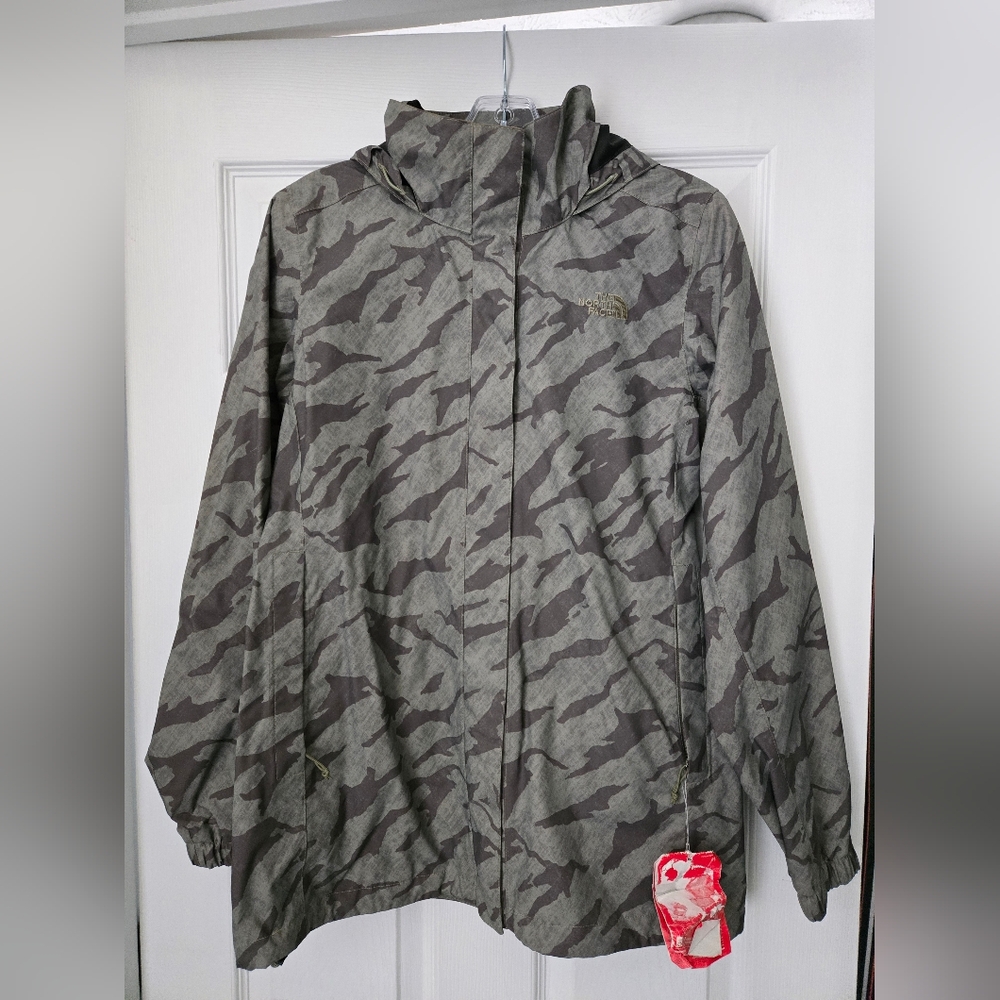 Women's North Face  DryVent Camo Rain Jacket, Size M